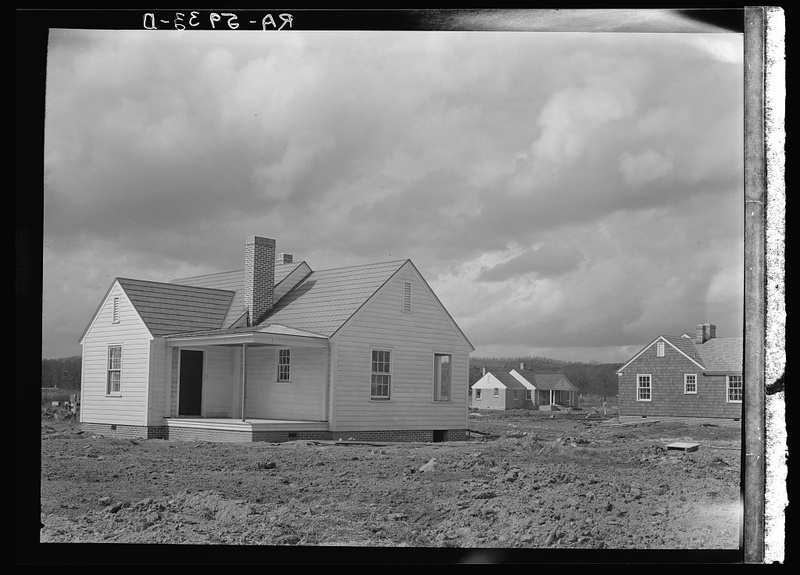 One of the new houses at Slagheap Village, Alabama.jpg